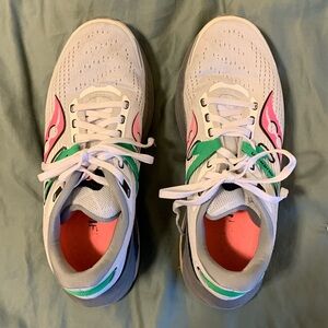 Saucony Formfit Guide 16 women’s athletic shoes size 7